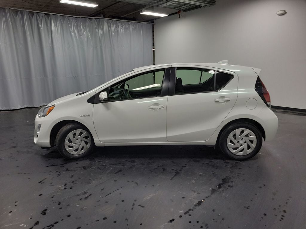 2016 Toyota Prius c Two