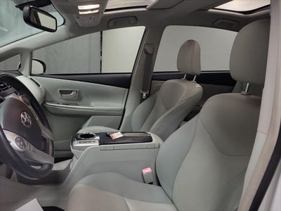 2013 Toyota Prius v Five