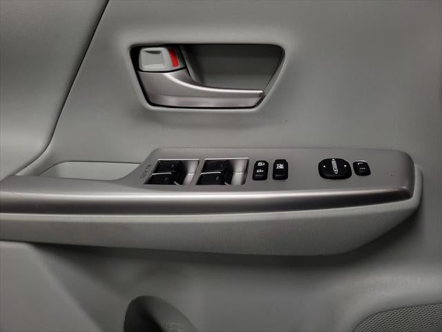 2013 Toyota Prius v Five