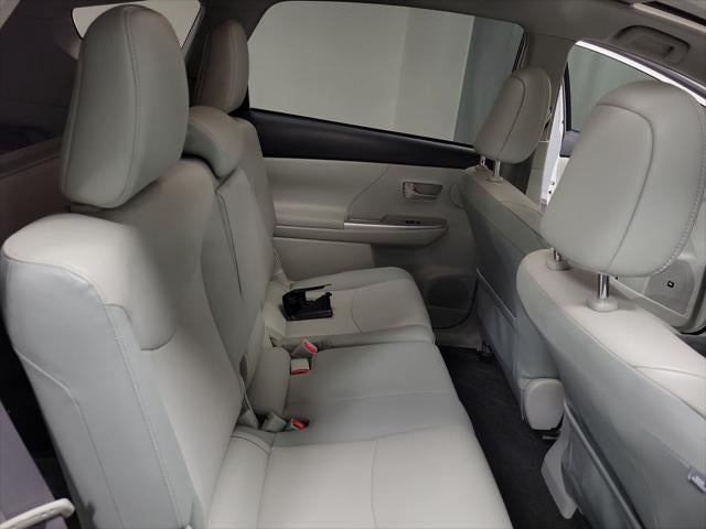 2013 Toyota Prius v Five