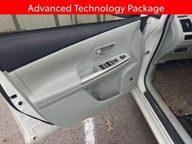 2013 Toyota Prius v Five