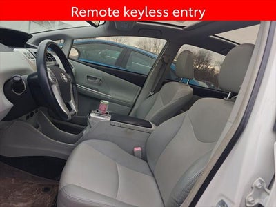 2013 Toyota Prius v Five