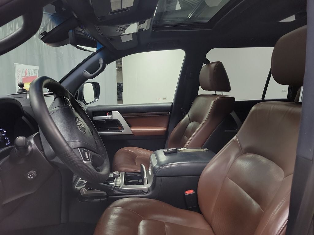 2018 Toyota Land Cruiser Base
