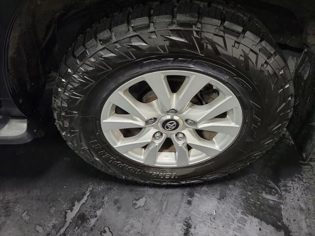 2018 Toyota Land Cruiser Base