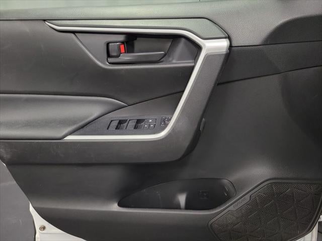 2020 Toyota RAV4 Hybrid LE