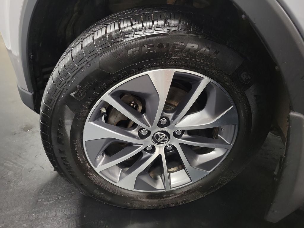 2017 Toyota RAV4 Hybrid XLE