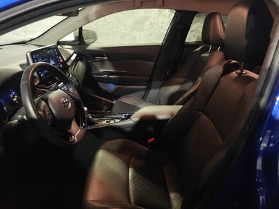 2021 Toyota C-HR XLE