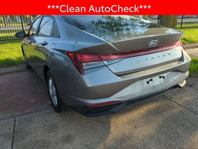 2022 Hyundai Elantra SE