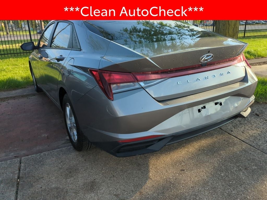 2022 Hyundai Elantra SE