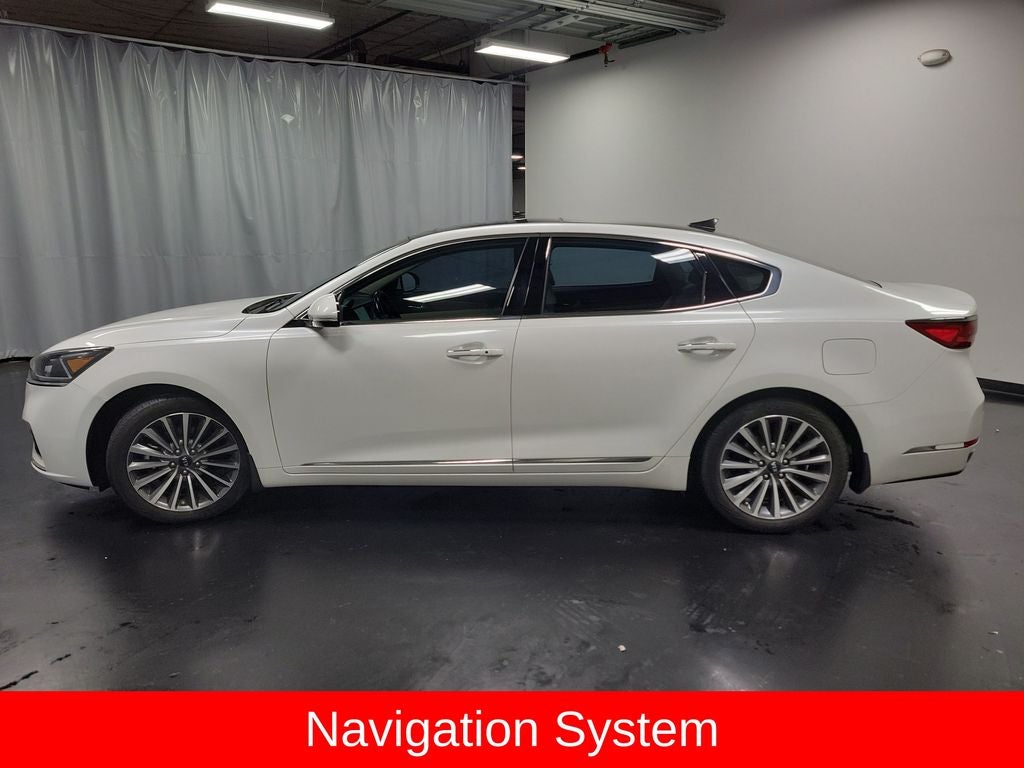 2017 Kia Cadenza Technology