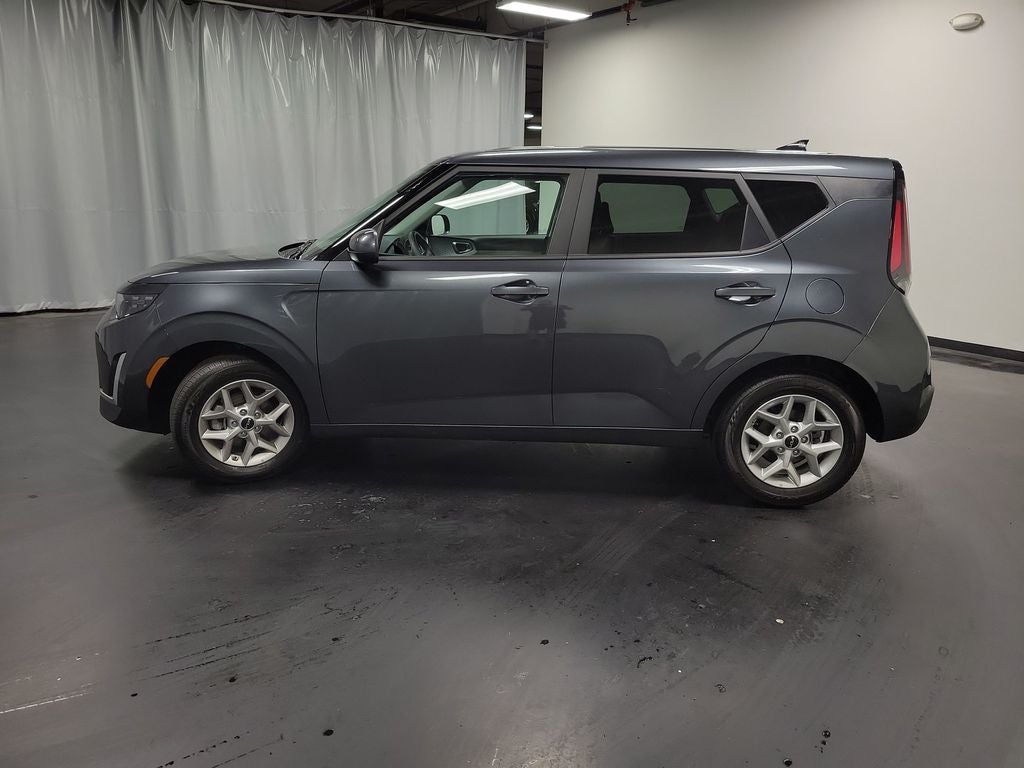2025 Kia Soul Base