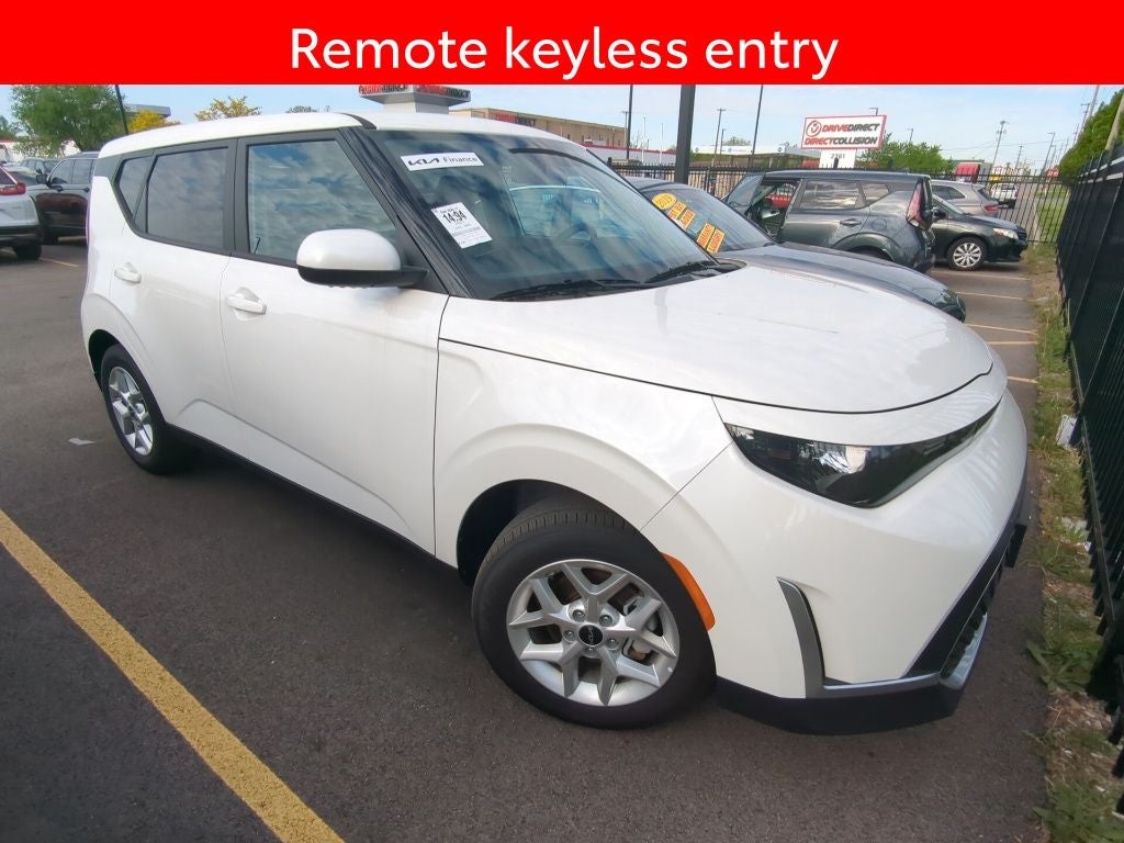 2025 Kia Soul Base