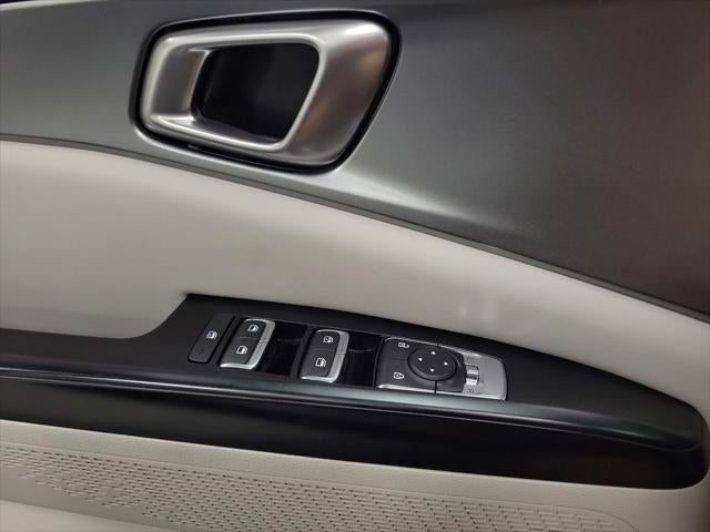 2023 Kia Carnival LX Seat Package
