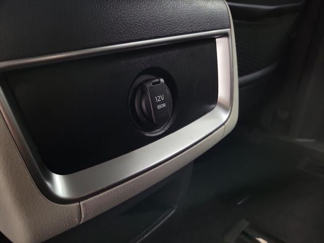 2023 Kia Carnival LX Seat Package
