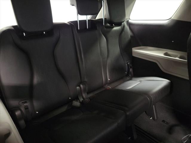 2023 Kia Carnival LX Seat Package
