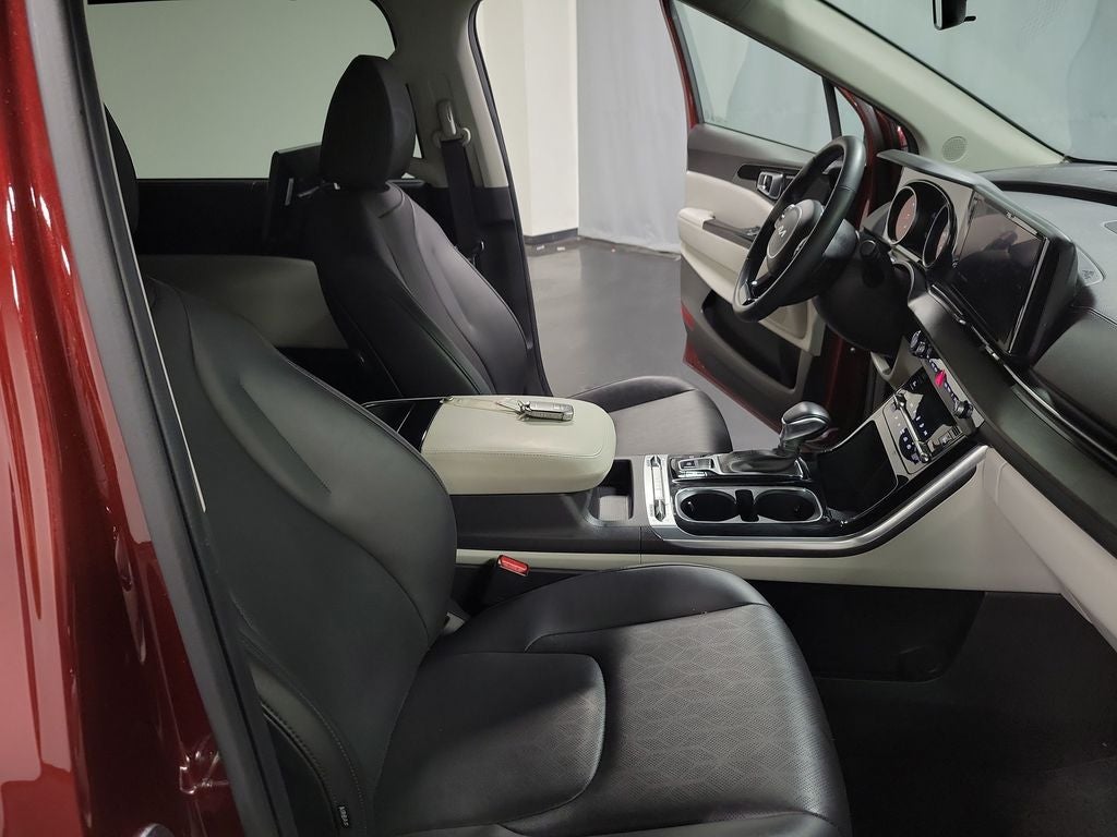 2022 Kia Carnival SX
