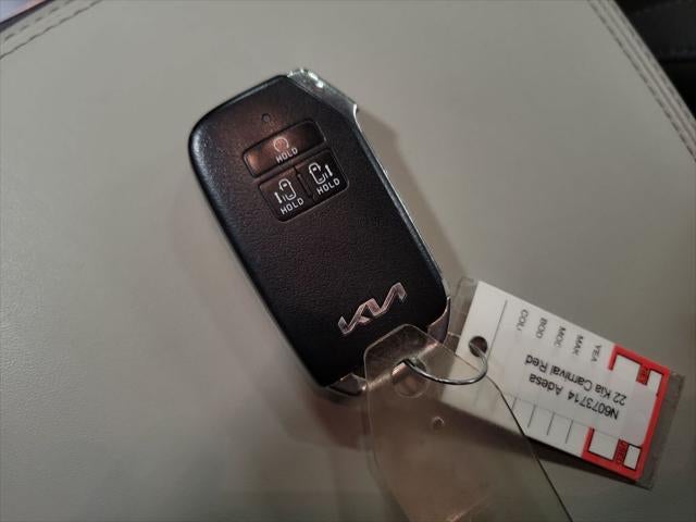 2022 Kia Carnival SX