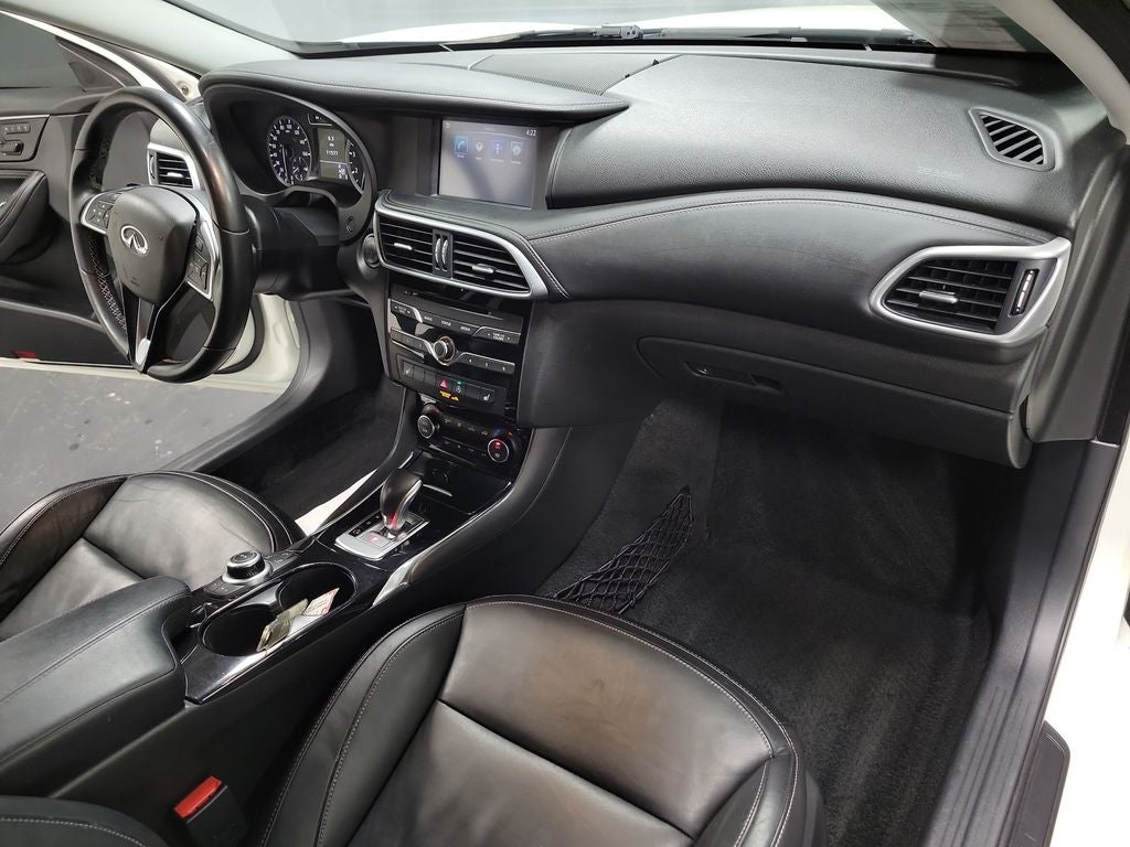 2018 INFINITI QX30 Luxury