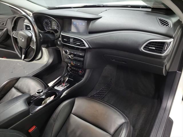 2018 INFINITI QX30 Luxury