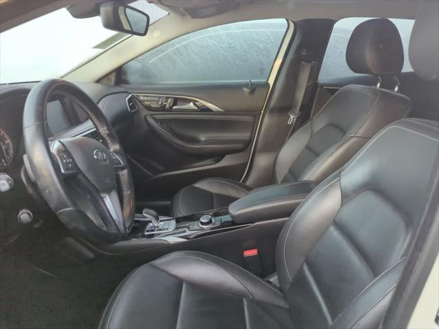 2018 INFINITI QX30 Luxury