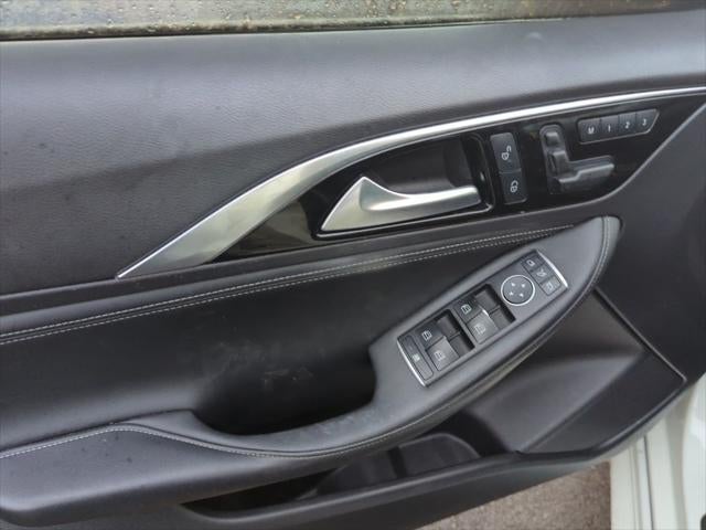 2018 INFINITI QX30 Luxury