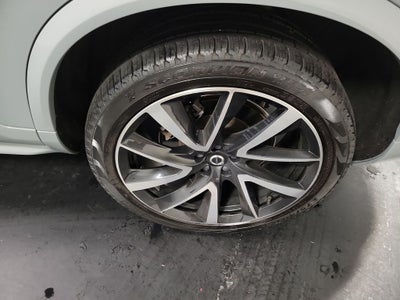2024 Volvo XC90 B6 Plus Bright Theme