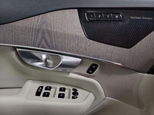 2024 Volvo XC90 B6 Plus Bright Theme