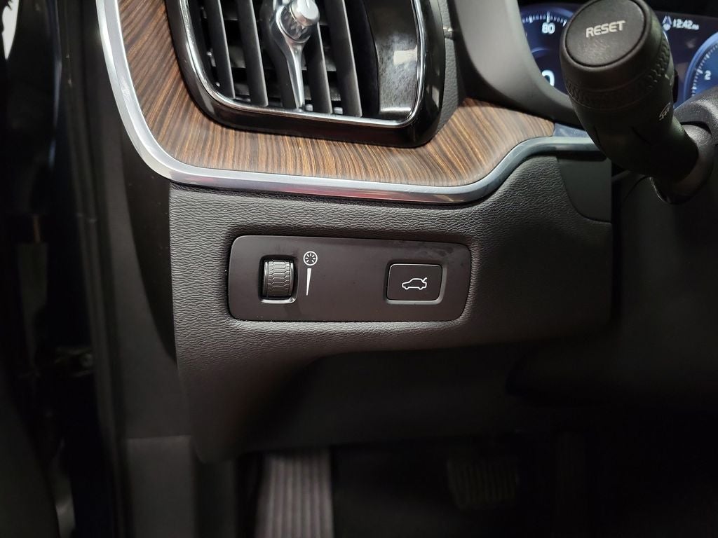 2021 Volvo XC60 T5 Inscription