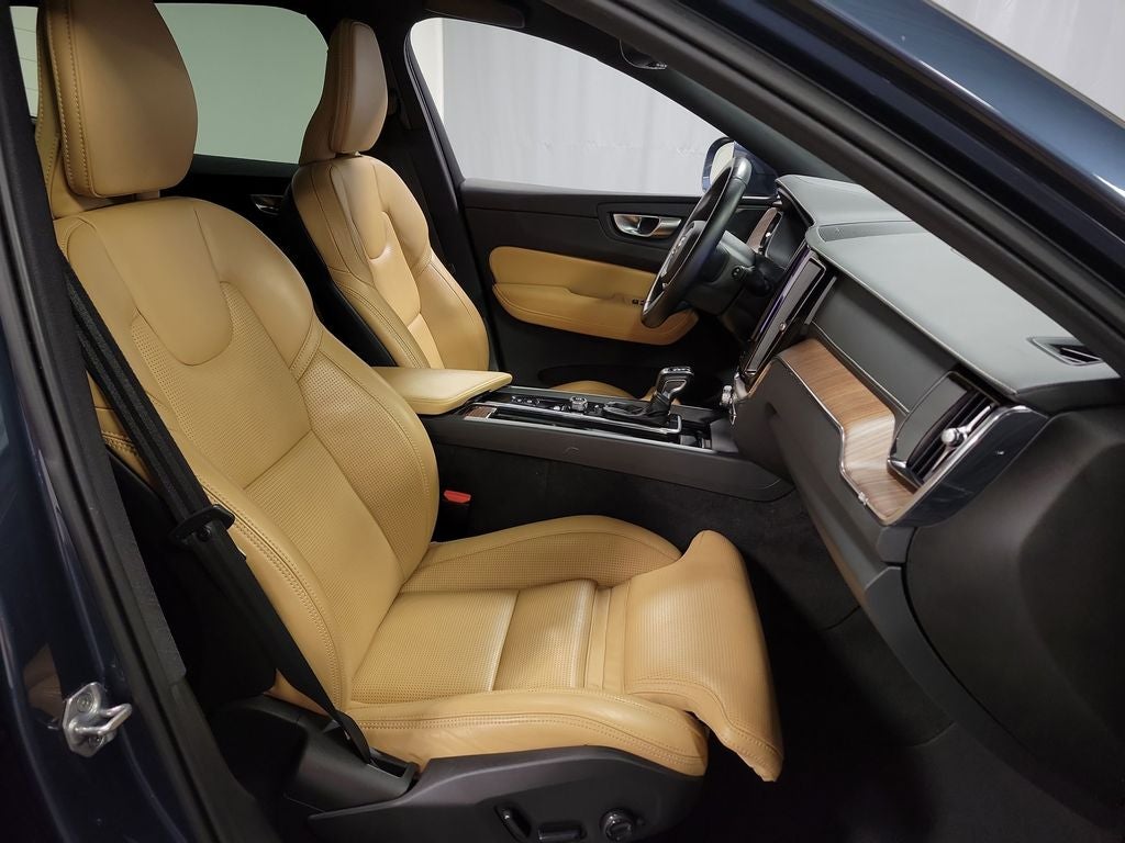 2021 Volvo XC60 T5 Inscription