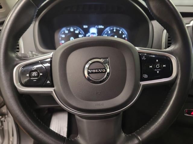 2022 Volvo XC90 T5 Momentum
