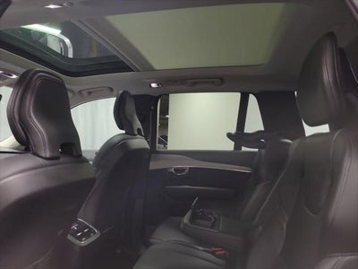 2022 Volvo XC90 T5 Momentum