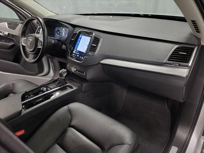 2022 Volvo XC90 T5 Momentum