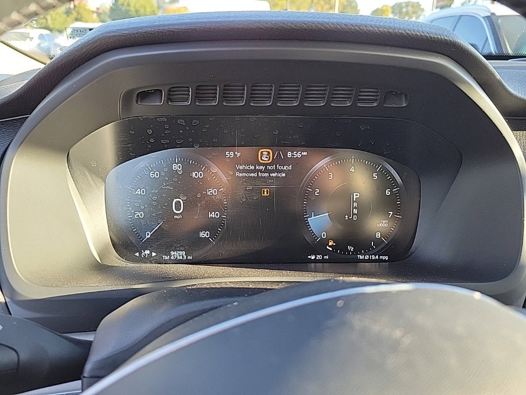 2022 Volvo XC90 T5 Momentum