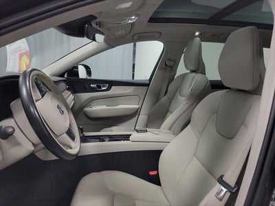 2021 Volvo XC60 T5 Momentum