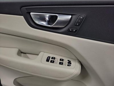2021 Volvo XC60 T5 Momentum