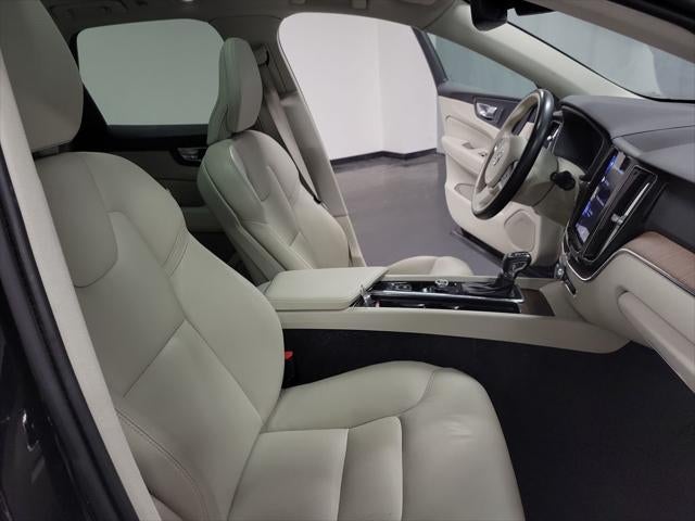 2021 Volvo XC60 T5 Momentum