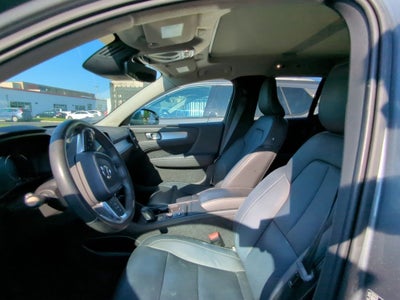 2019 Volvo XC40 Momentum