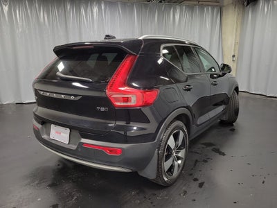 2019 Volvo XC40 Momentum