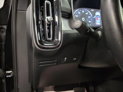 2019 Volvo XC40 Momentum