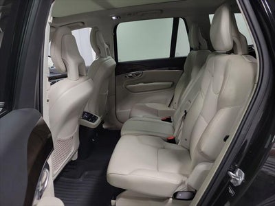 2017 Volvo XC90 T6 Momentum