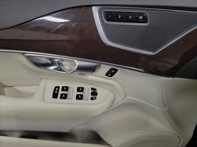 2019 Volvo XC90 T6 Momentum