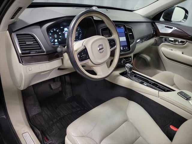 2016 Volvo XC90 T6 Momentum