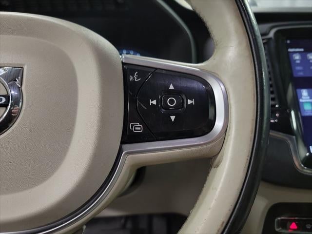 2016 Volvo XC90 T6 Momentum