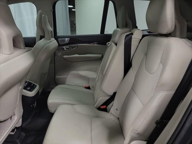 2016 Volvo XC90 T6 Momentum