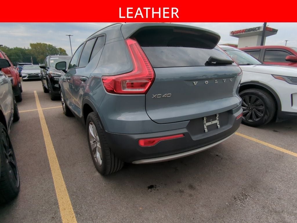 2022 Volvo XC40 Momentum