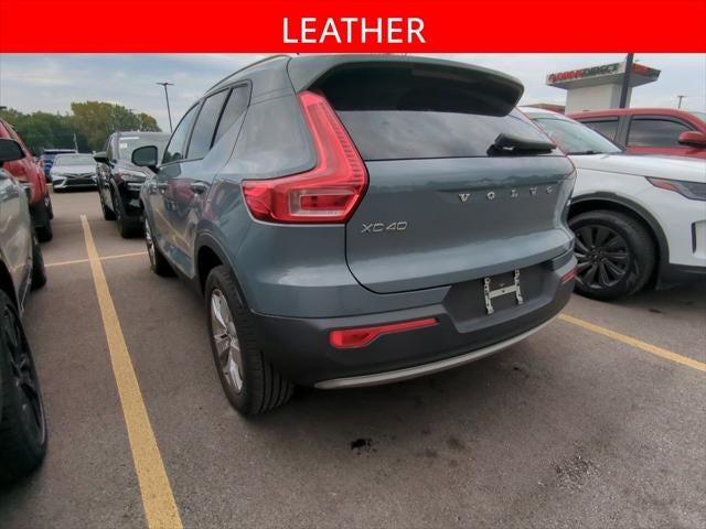 2022 Volvo XC40 Momentum