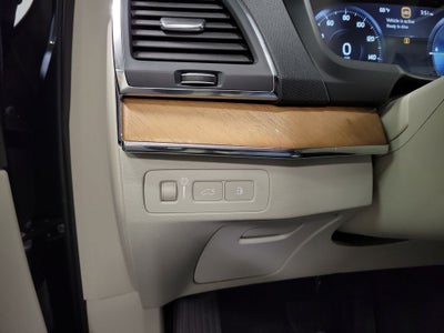 2021 Volvo XC90 Recharge Plug-In Hybrid T8 Inscription Expression 7 Passenger