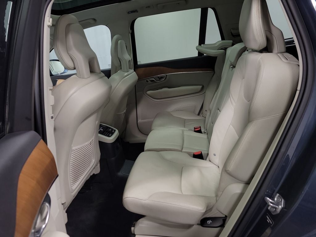 2021 Volvo XC90 Recharge Plug-In Hybrid T8 Inscription Expression 7 Passenger