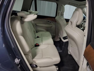 2021 Volvo XC90 Recharge Plug-In Hybrid T8 Inscription Expression 7 Passenger