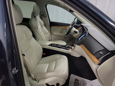2021 Volvo XC90 Recharge Plug-In Hybrid T8 Inscription Expression 7 Passenger